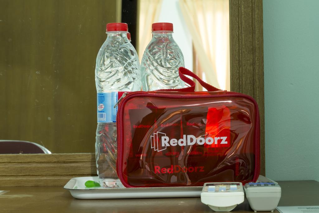 فندق Reddoorz @ Pantai Cemara Sanur المظهر الخارجي الصورة